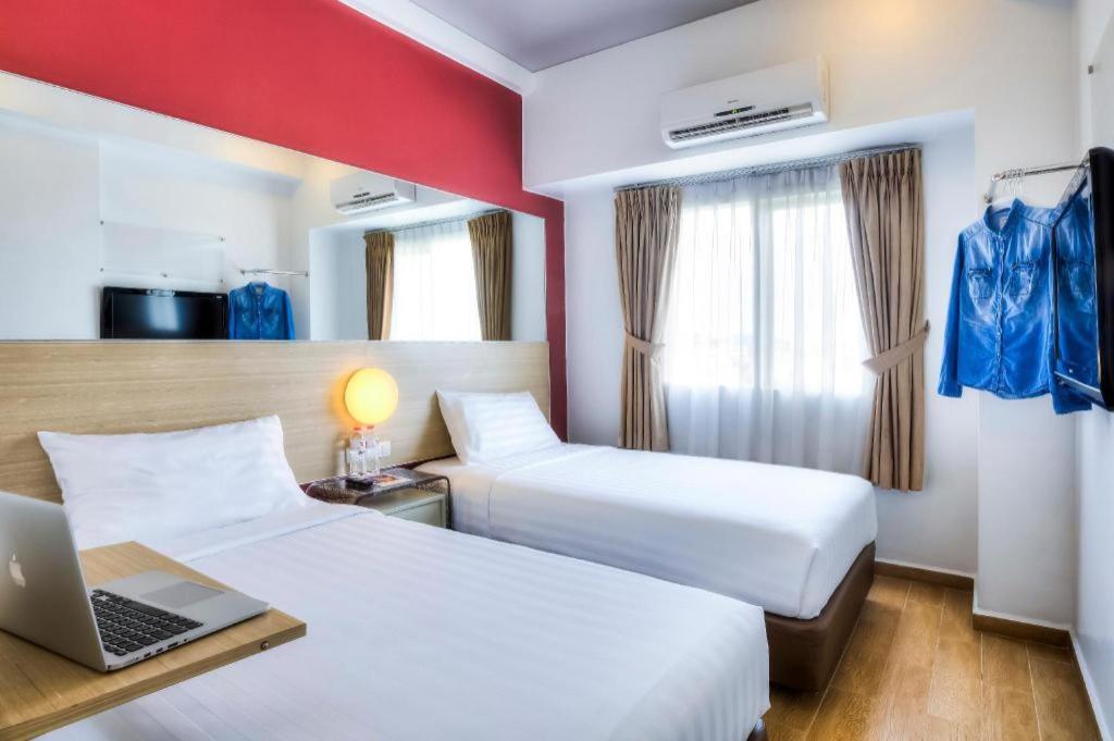 Monoloog Hotel Pekanbaru Kültér fotó