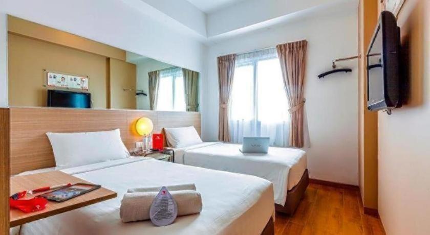 Monoloog Hotel Pekanbaru Kültér fotó