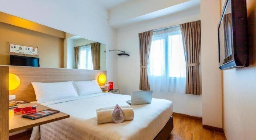 Monoloog Hotel Pekanbaru Kültér fotó