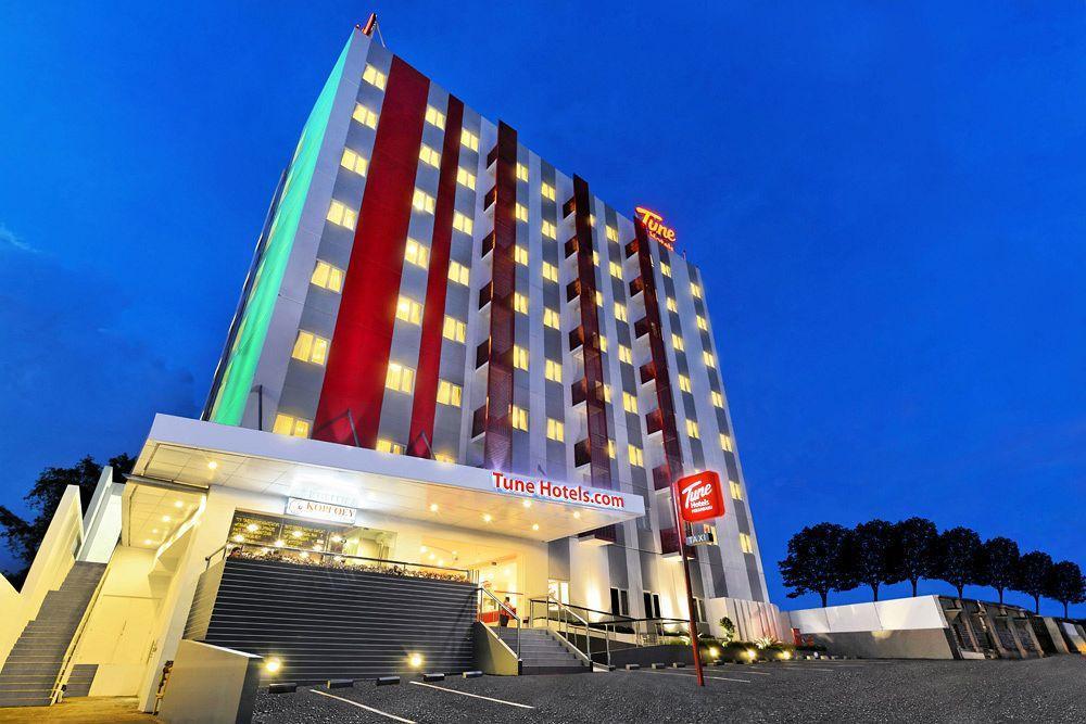 Monoloog Hotel Pekanbaru Kültér fotó